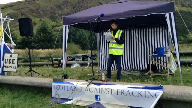 Rally calling for a total ban on Fracking and UCG title=