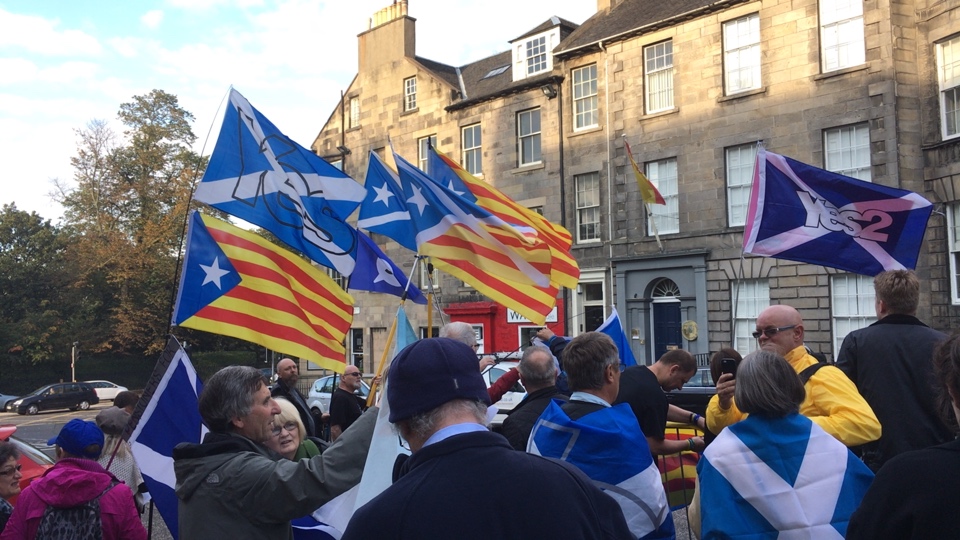 Scotland stands with Catalonia - at the Spanish consulate in Edinburgh title=