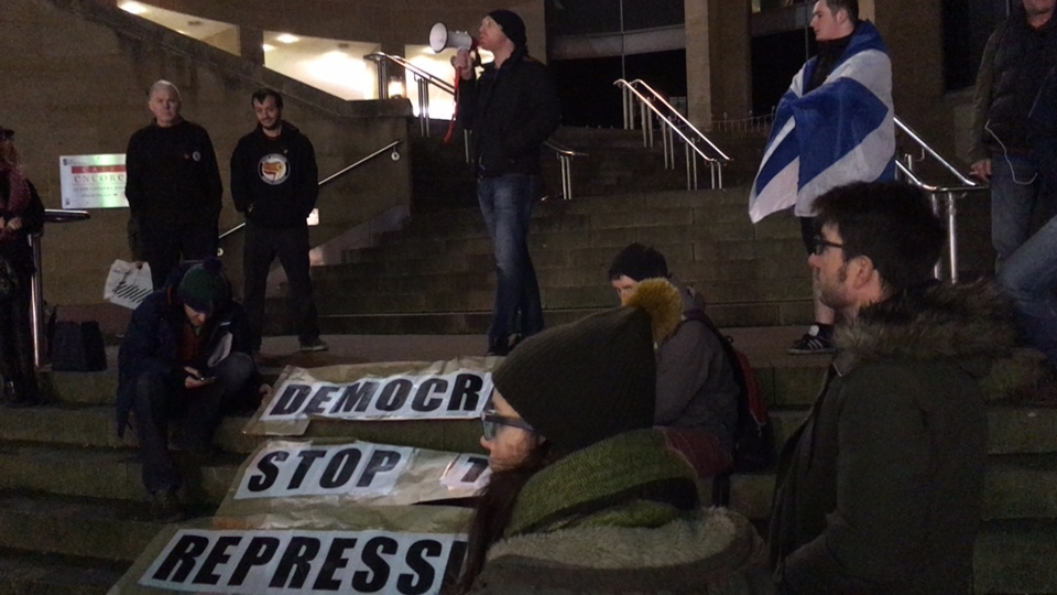 Rajoy's NOT welcome! Free Catalan political prisoners! - protest title=